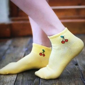 𝕔𝕙𝕖𝕣𝕣𝕪 𝕒𝕟𝕜𝕝𝕖 𝕤𝕠𝕔𝕜𝕤 🍒